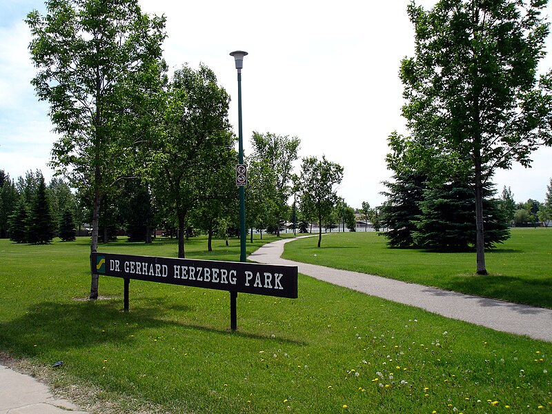 College Park: A Neighborhood of Learning, Leisure, and Community in Red Deer